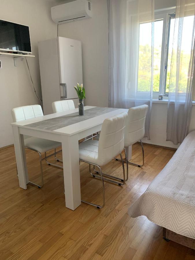 Apartmaji Amitis Portoroz Exterior foto